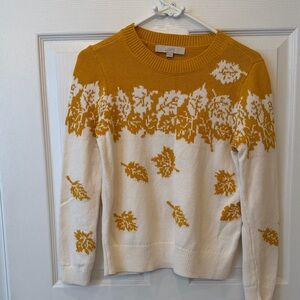 LOFT Women's Yellow and Cream Leaf Pattern Sweater